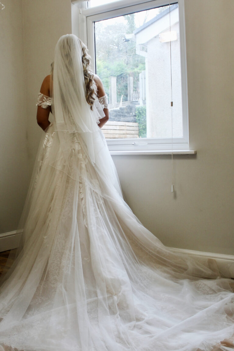 2150BB70 DC25 49E7 8DB2 E255505E54EF 768x1152