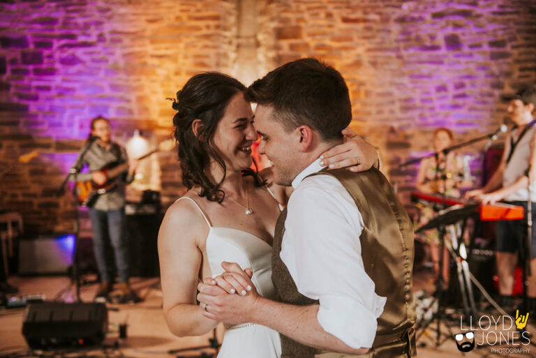 Tall Johns House Wedding 9 768x513