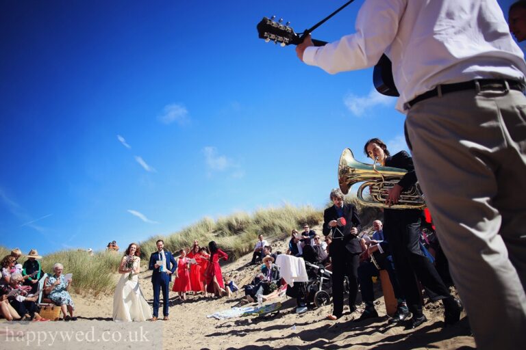 wedding photographer aberystwyth ynyslas 86 768x512