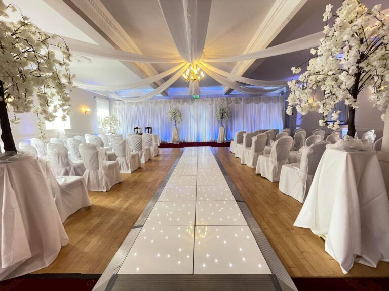 Ballroom ceremony 768x576