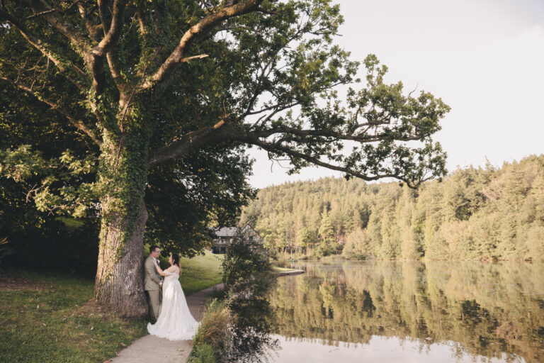 canadalakes wedding charlotte matthew 1225 colour 7inchprint 768x512