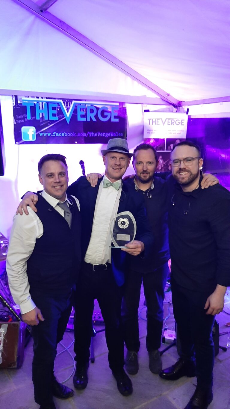 inbound2031163409527432777 768x1365